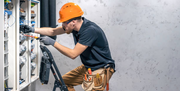 Best Circuit Breaker Repair  in Davenport, WA